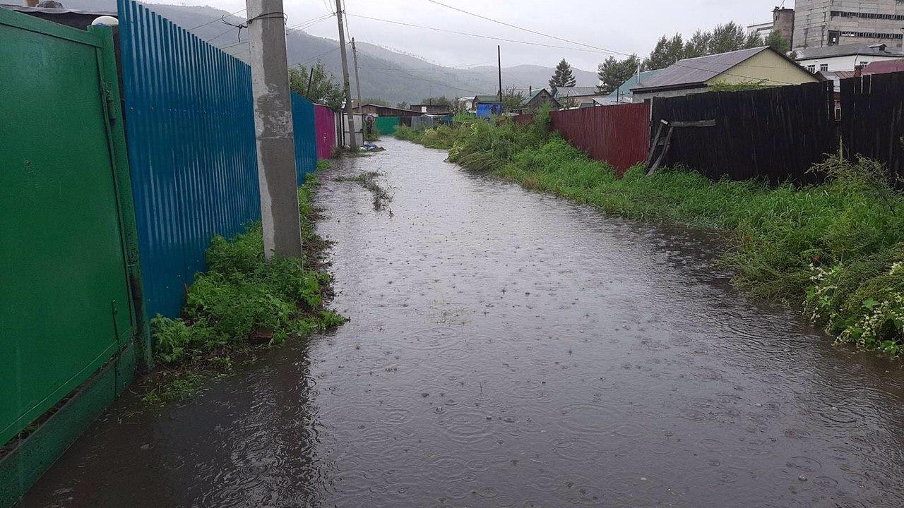 Дождь подтопил несколько улиц частного сектора в Чите