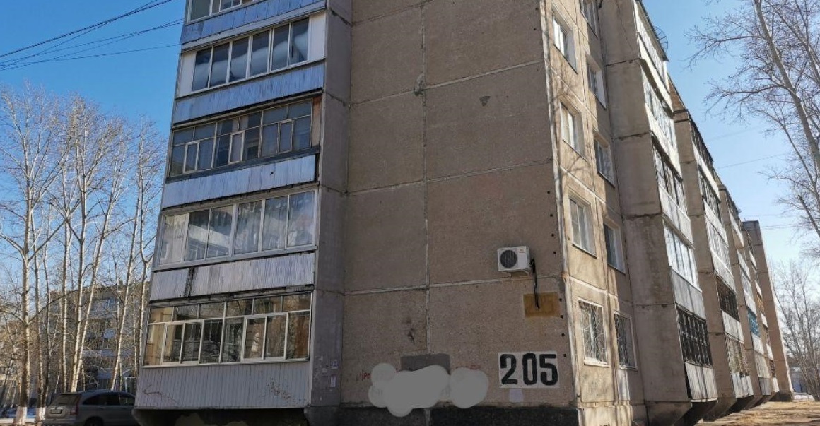 В Краснокаменске скончалась 15-летняя девушка, которая выпала из окна