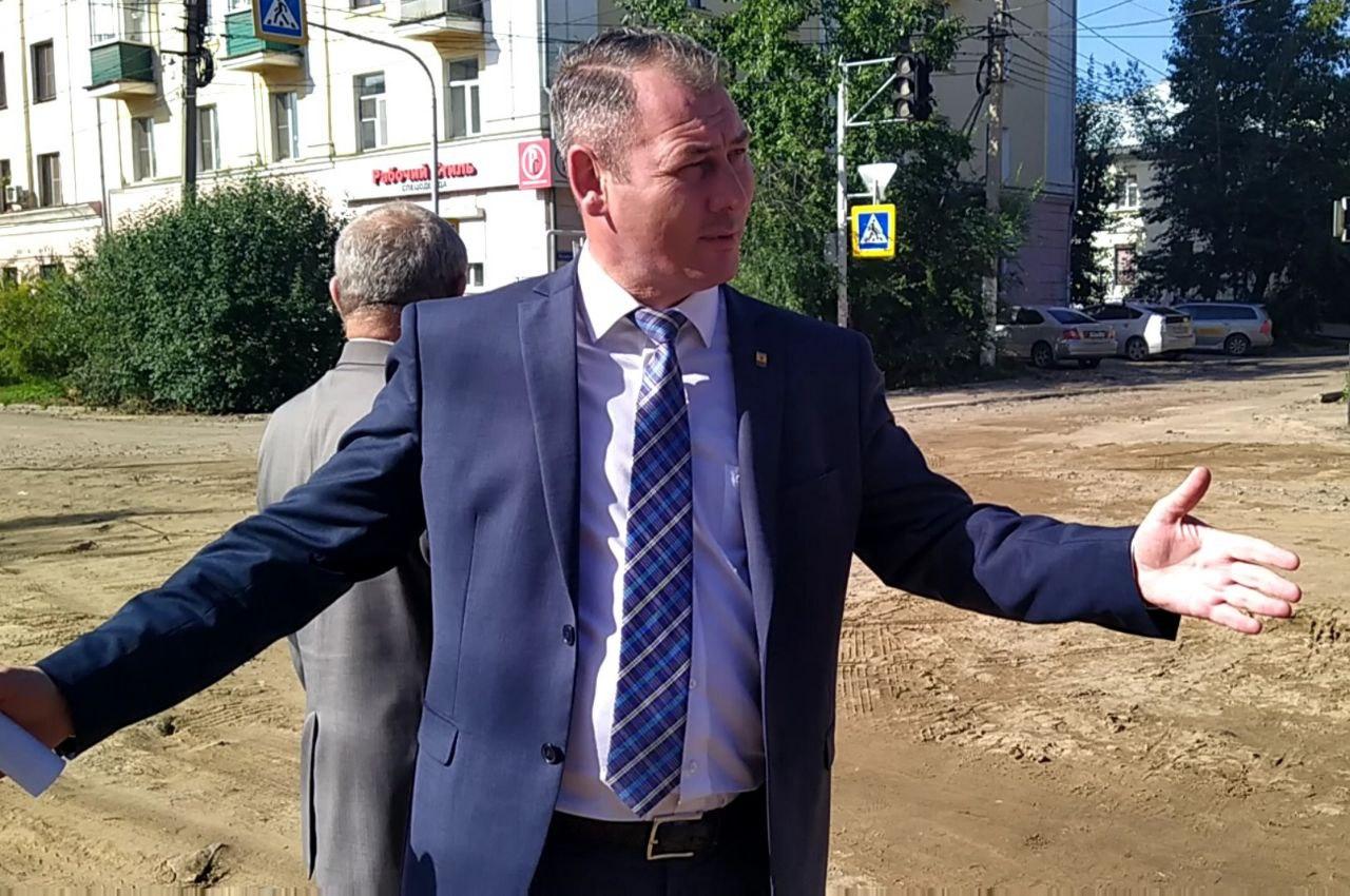 Александр Сапожников проверил ход выполнения ремонтных работ в Чите (видео)