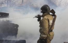 Два человека погибли при пожаре в поселке под Читой