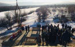 Мемориал памяти погибшим в катастрофе с автобусом открыли в Сретенске