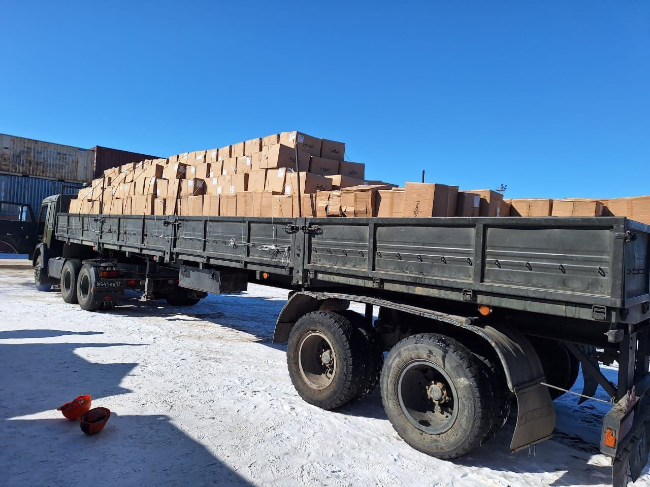 5 тонн конфискованных носков отправили участникам на СВО из Забайкалья