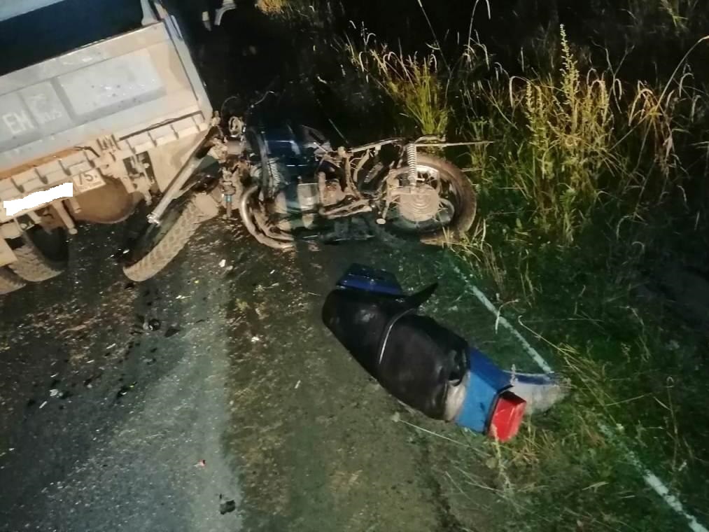 Мотоциклист погиб после столкновения с грузовиком в Забайкалье