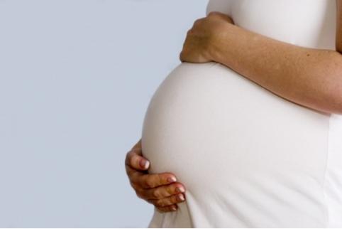 Новый закон о пособиях беременным и неполным семьям вступил в силу в России