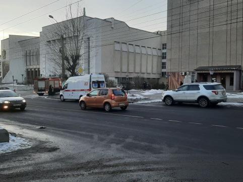 Здание госархива оцепили в Чите. Там может быть граната.
