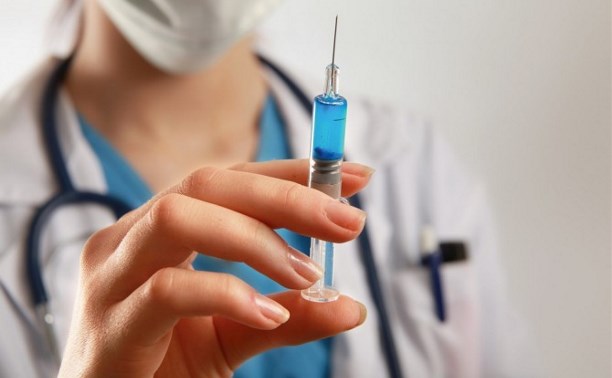 Главврач «Коммунарки»: вакцина от коронавируса эффективна для всех штаммов