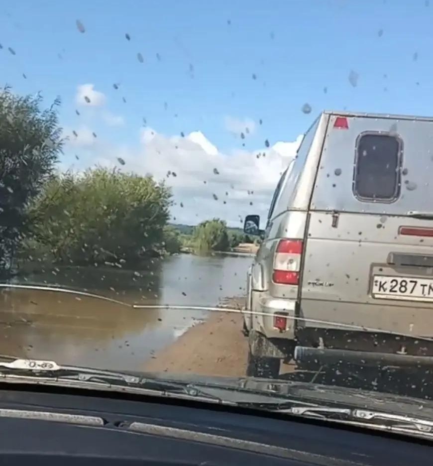 Без проезда и электричества. Как живет село Батакан.