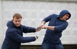 Россиянам хотят разрешить любую самооборону при незаконном проникновении в жилище