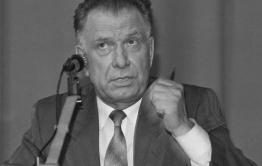 Скончался первый президент Бурятии. Его госпитализировали с коронавирусом.