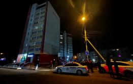 Мужчина продолжает удерживать ребенка в заложниках в одном из домов Читы