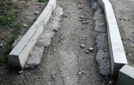 Жители Оловянной недовольны качеством нового тротуара