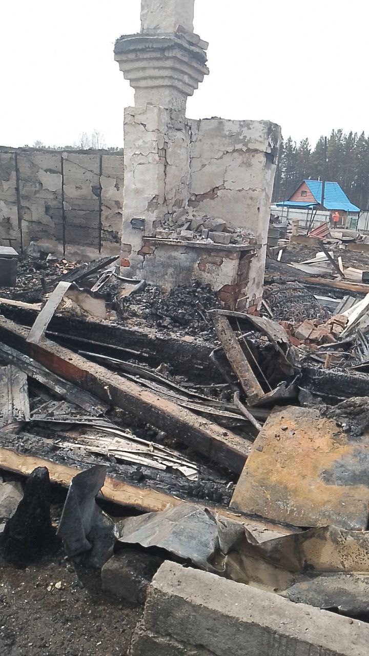 В Смоленке сгорел дом участника СВО