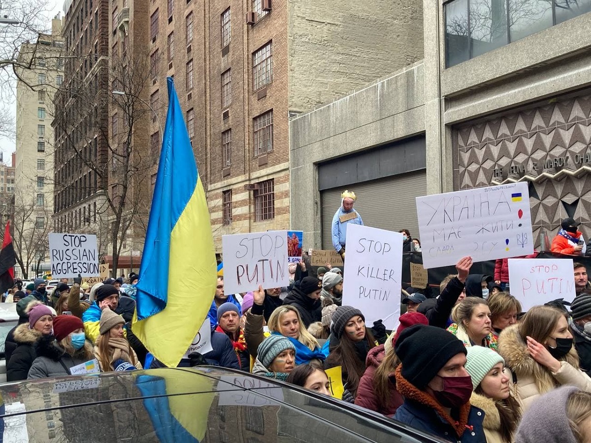 Полиция призвала россиян не выступать против военных действий на Украине