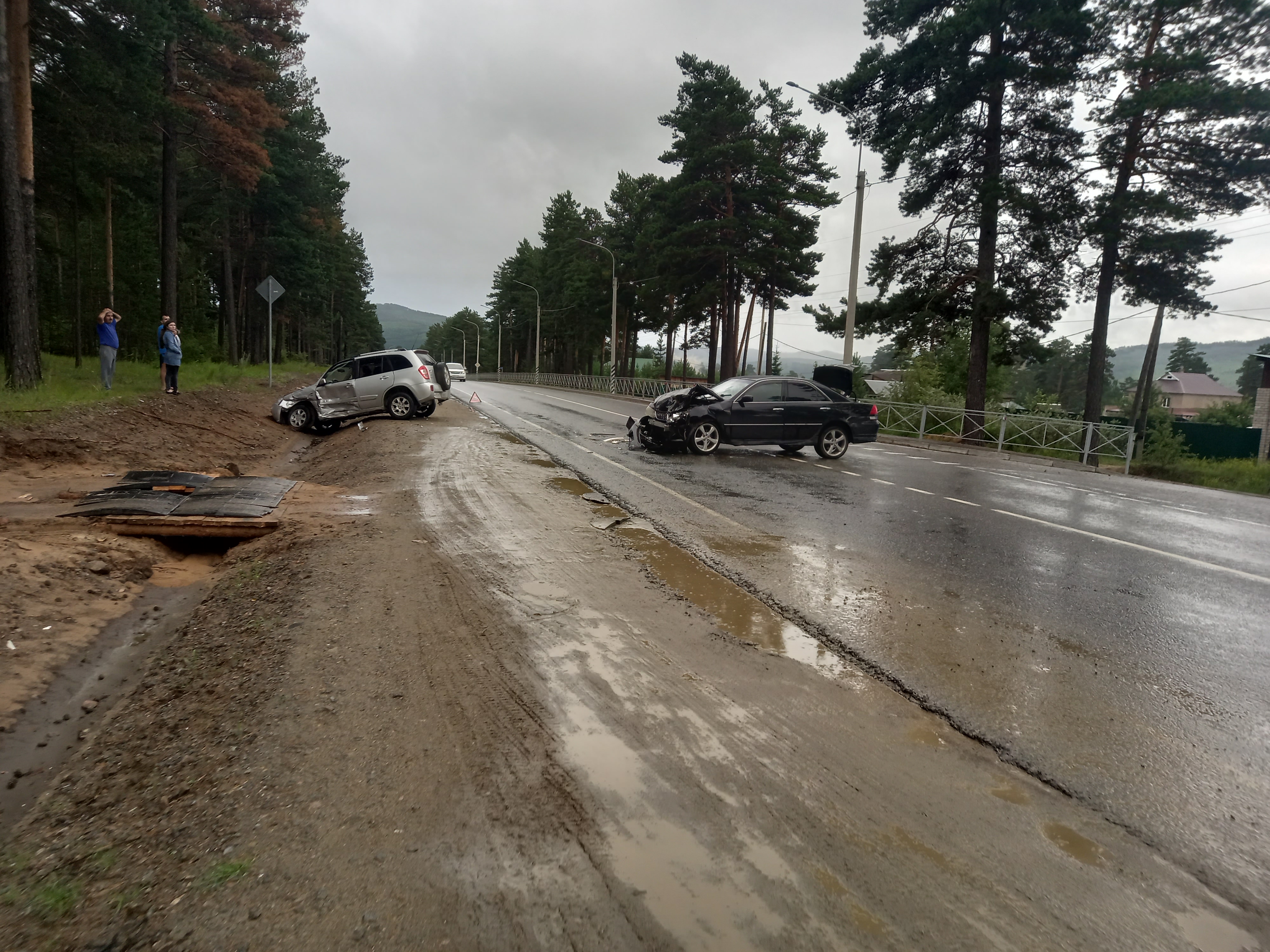 Погода в атамановке забайкальского края на 10. Атамановка Забайкальский край. Поселок Атамановка Забайкальского края. Трасса. Машина на дороге.