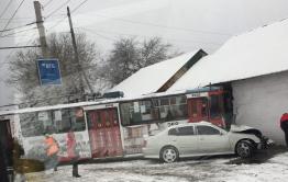 ​Женщина пострадала в ДТП с троллейбусом на Пожарке в Чите