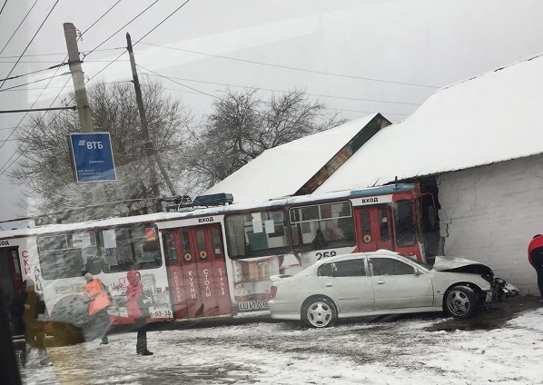​Женщина пострадала в ДТП с троллейбусом на Пожарке в Чите