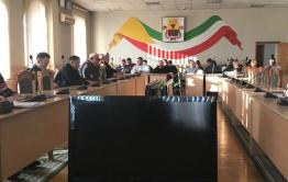 ​В администрации Читы состоялось совещание Александра Спожникова с управляющими компаниями и «Олерон+»