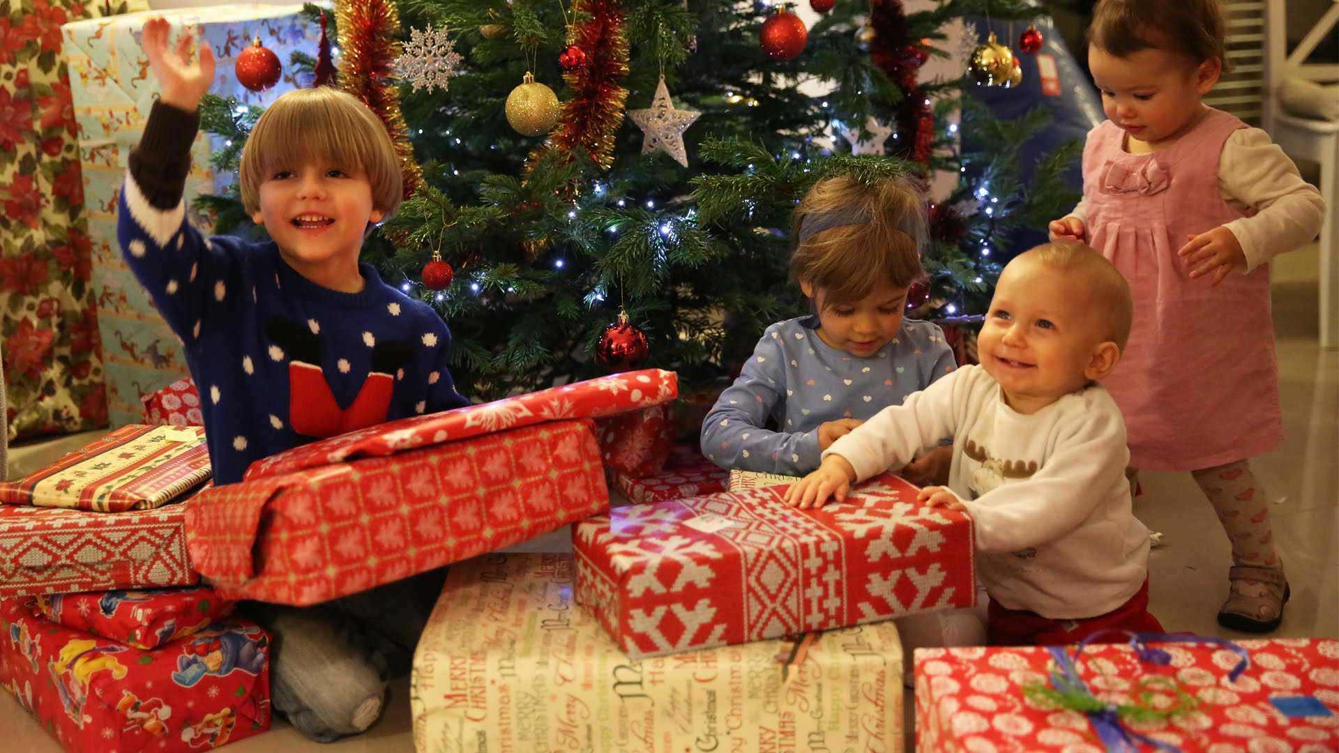 Почти 60 тысяч маленьких забайкальцев получат новогодние подарки