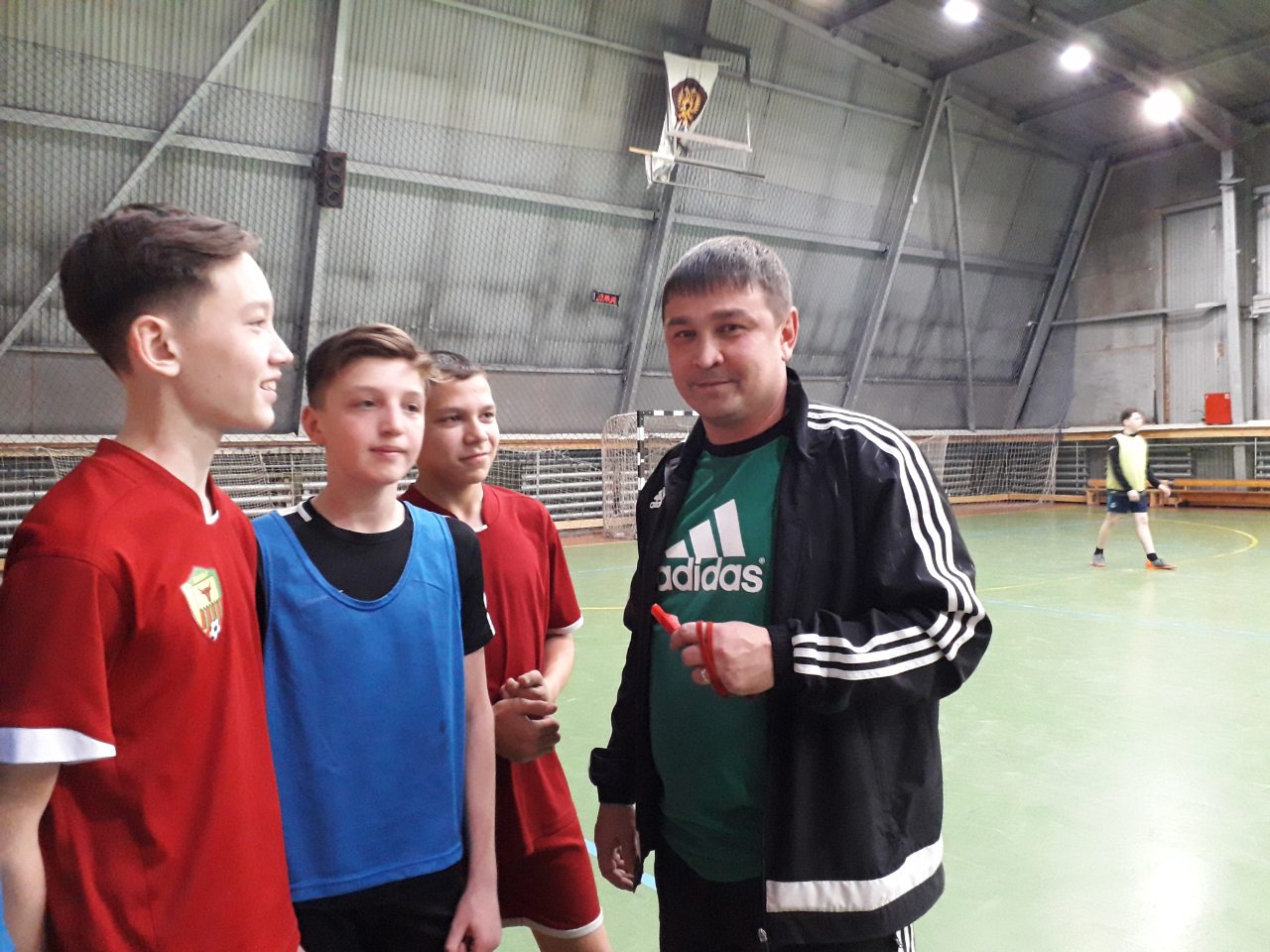 В футболе слюнтяев нет!