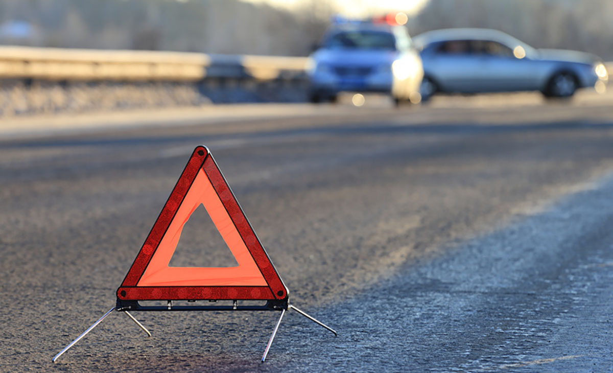 Водитель сбила подростков на дороге в Могоче