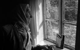 Попробуйте отменить одиночество. Старому что малому нужна семья. 