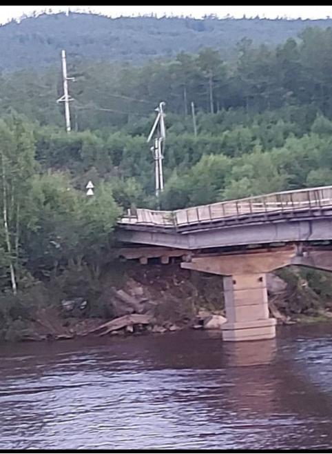 В одном из районов Забайкалья из-за наводнения произошла просадка моста