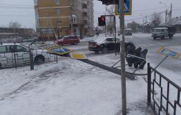 ​Ветер снес светофор на перекрестке Богомягкова и Кастринской в Чите