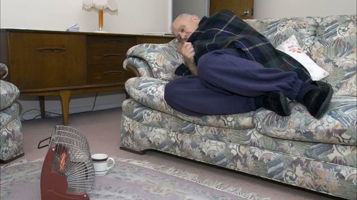 Пенсионеры-инвалиды из Забайкалья три месяца живут без электричества — «Читаэнергосбыт» его отключил, несмотря на -50°С мороз
