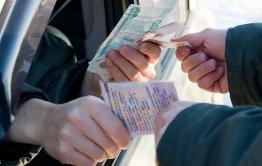 Экс-сотрудника ГИБДД в Краснокаменске приговорили к реальному сроку за взятки 
