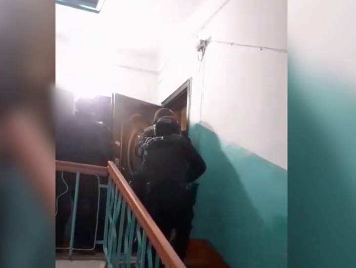 В Забайкалье полиция задержала мужчин, которые украли у пожилого инвалида икону и 800 рублей