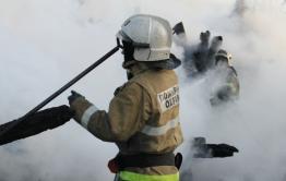 Пожарные обнаружили труп мужчины на пожаре жилого дома в Чите