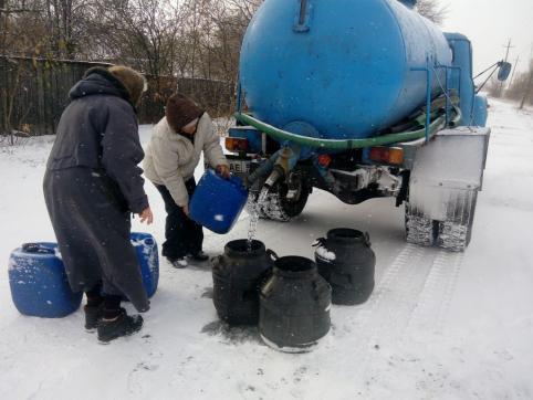 Жителей ГРЭС избавят от сушняка: «Водоканал» организовал подвоз воды