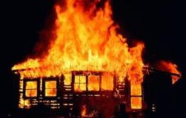 ​В МЧС назвали возможную причину пожара в многоквартирном доме в Дунаево 