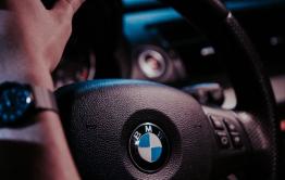 Читинец обменял BMW своей знакомой на другую машину и продал