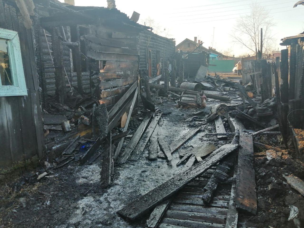На месте пожара в поселке Восточный «Вечорка» обнаружила четвертый труп (фото, видео)