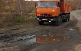 Администрация Первомайского снова начала вывозить кучи мусора на местный водозаборник
