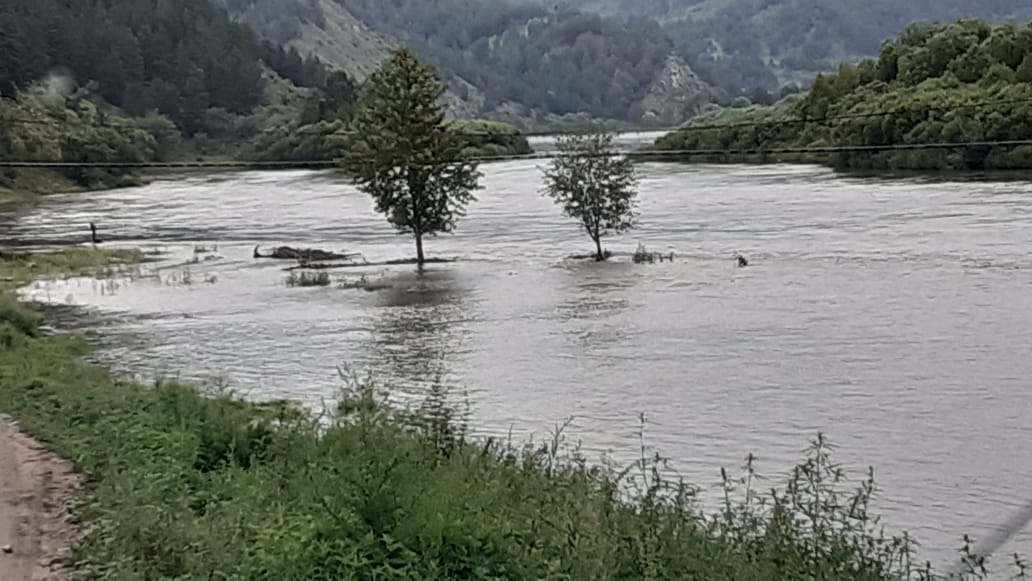 Уровень воды в реке Хилкотой преодолел критическую отметку. Село под угрозой затопления.