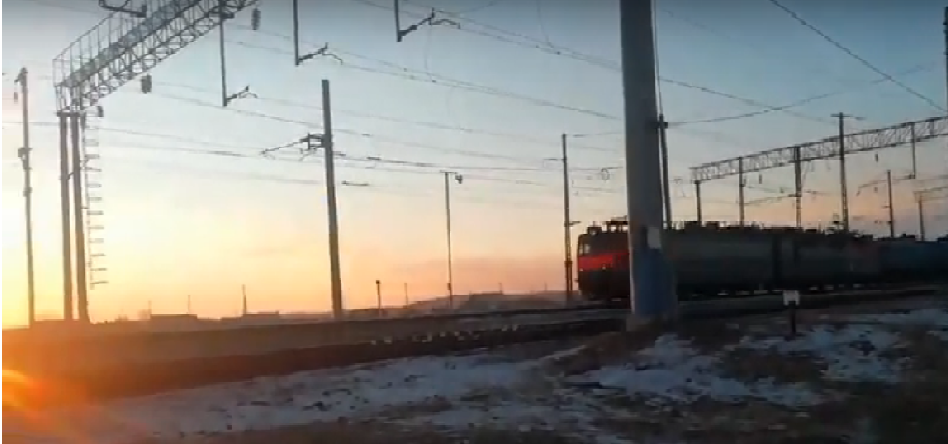 Видео первого электровоза, который движется на участке между Борзей и Забайкальском, появилось в мессенджерах