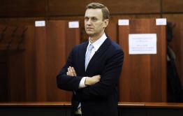 Навальный обвинил Путина в причастности к своему отравлению. В Кремле его слова назвали недопустимыми и обвинили в связях с ЦРУ.