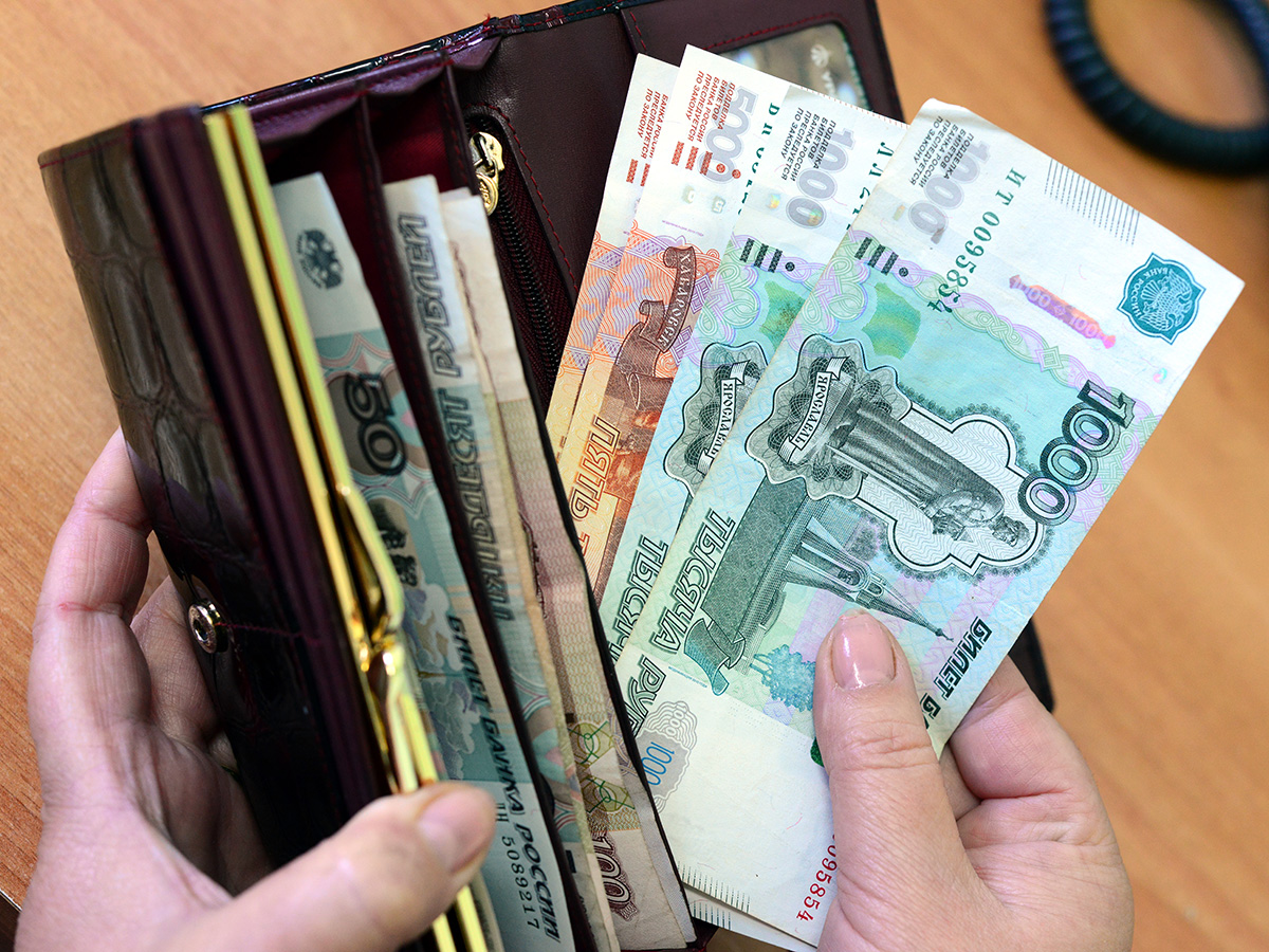 Осипов поручил увеличить зарплату неквалифицированным работникам в Забайкалье