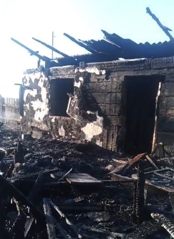 Многодетная семья осталась без жилья после пожара