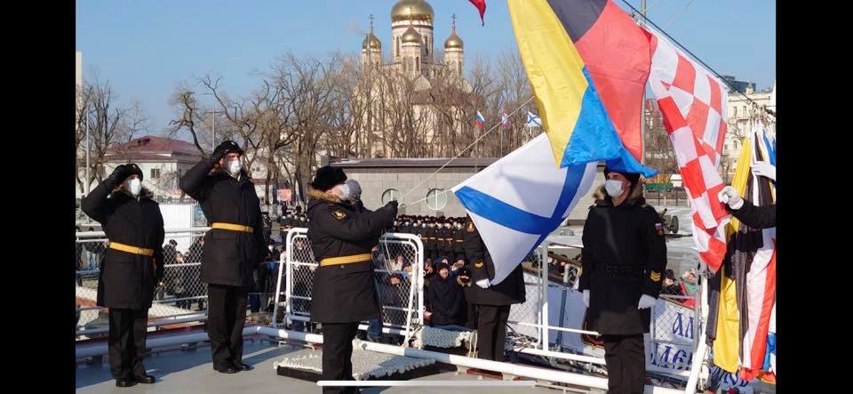 На корвете «Герой Российской Федерации Алдар Цыденжапов» поднят Андреевский флаг