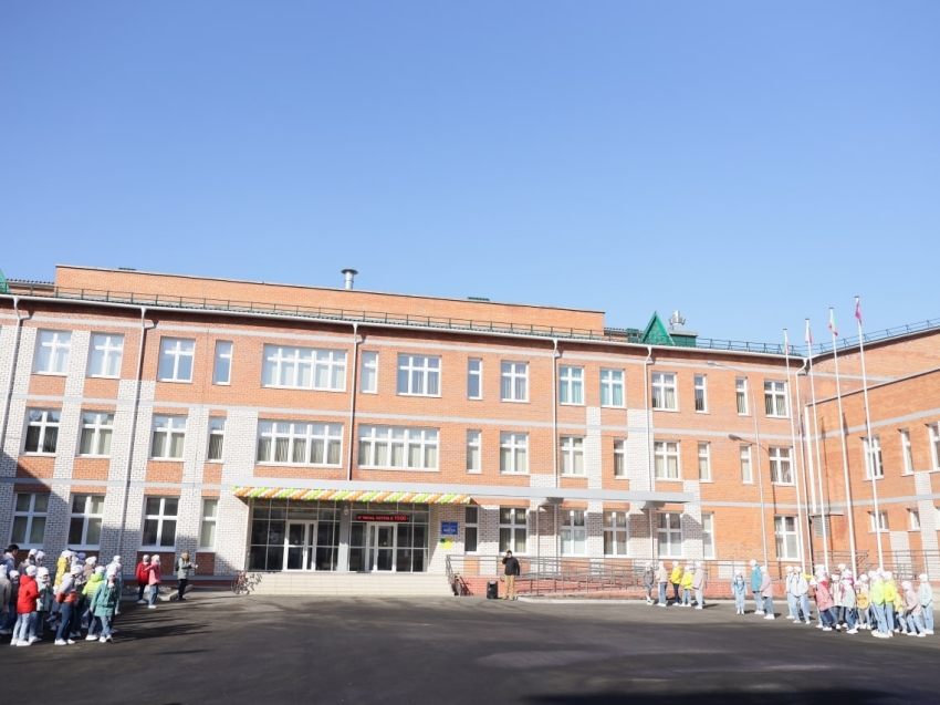 В Чите впервые за 30 лет открыли новую школу — на нее потратили более 1,7 миллиарда рублей 