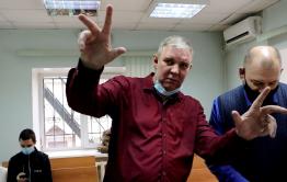 Суд по делу оппозиционного блогера-матершинника Лехи Кочегара перенесли на 2021 год