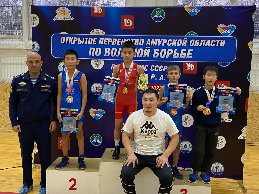Шесть медалей по вольной борьбе завоевали забайкальцы в Амурской области 