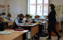 Губернатор Забайкалья поручил перевести все школы на дистанционное обучение 