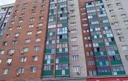 Девушка могла сбросится из окна из-за ссоры с мужем — очевидцы