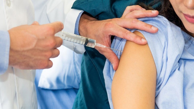 Более 100 человек вакцинируют от кори в Чернышевском районе