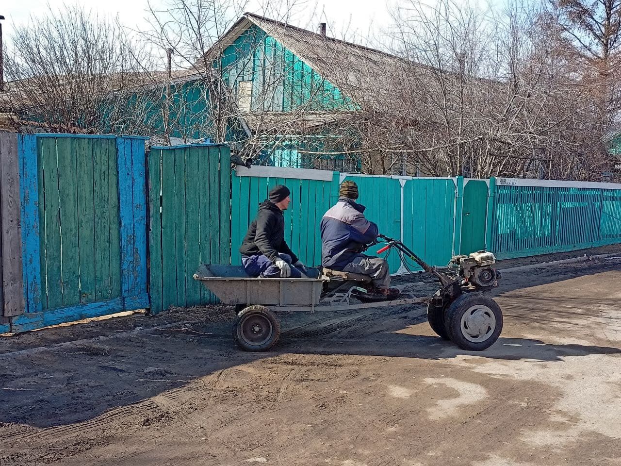 Чудо сельской техники. Село Утан, Чернышевский район, 2 апреля.