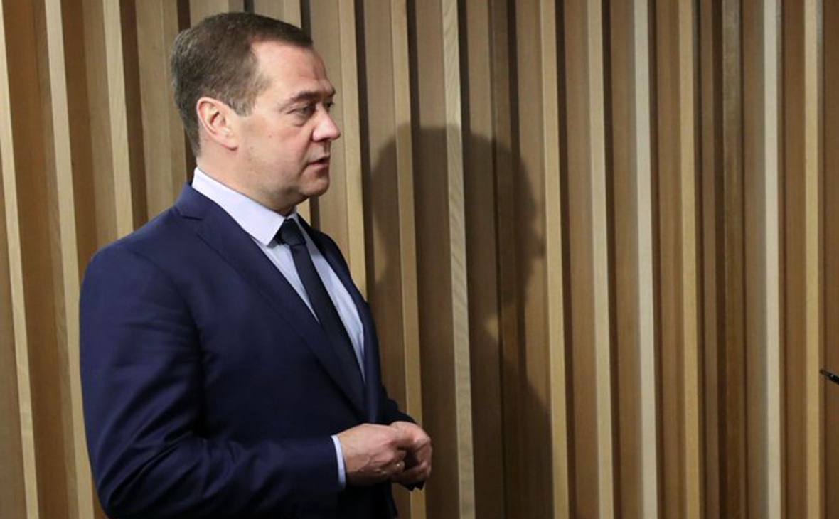 Россияне должны бесплатно получать лекарства, выписанные по рецепту, — Медведев 